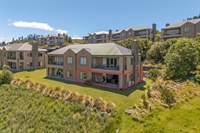 stunning 3-bedroom freehold villa - 1